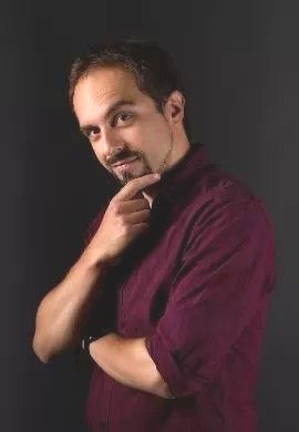 声達ナレーターAlex（アレックス）